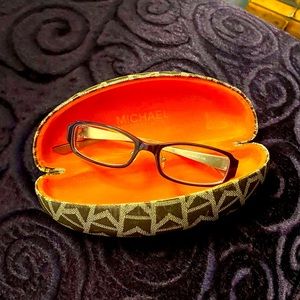 Super Cute Michael Kors 🤓 Case With 💖 Glasses!!